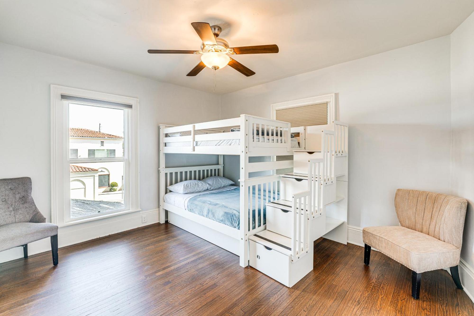 Bright Woodland Apartment Walk To Main Street Экстерьер фото