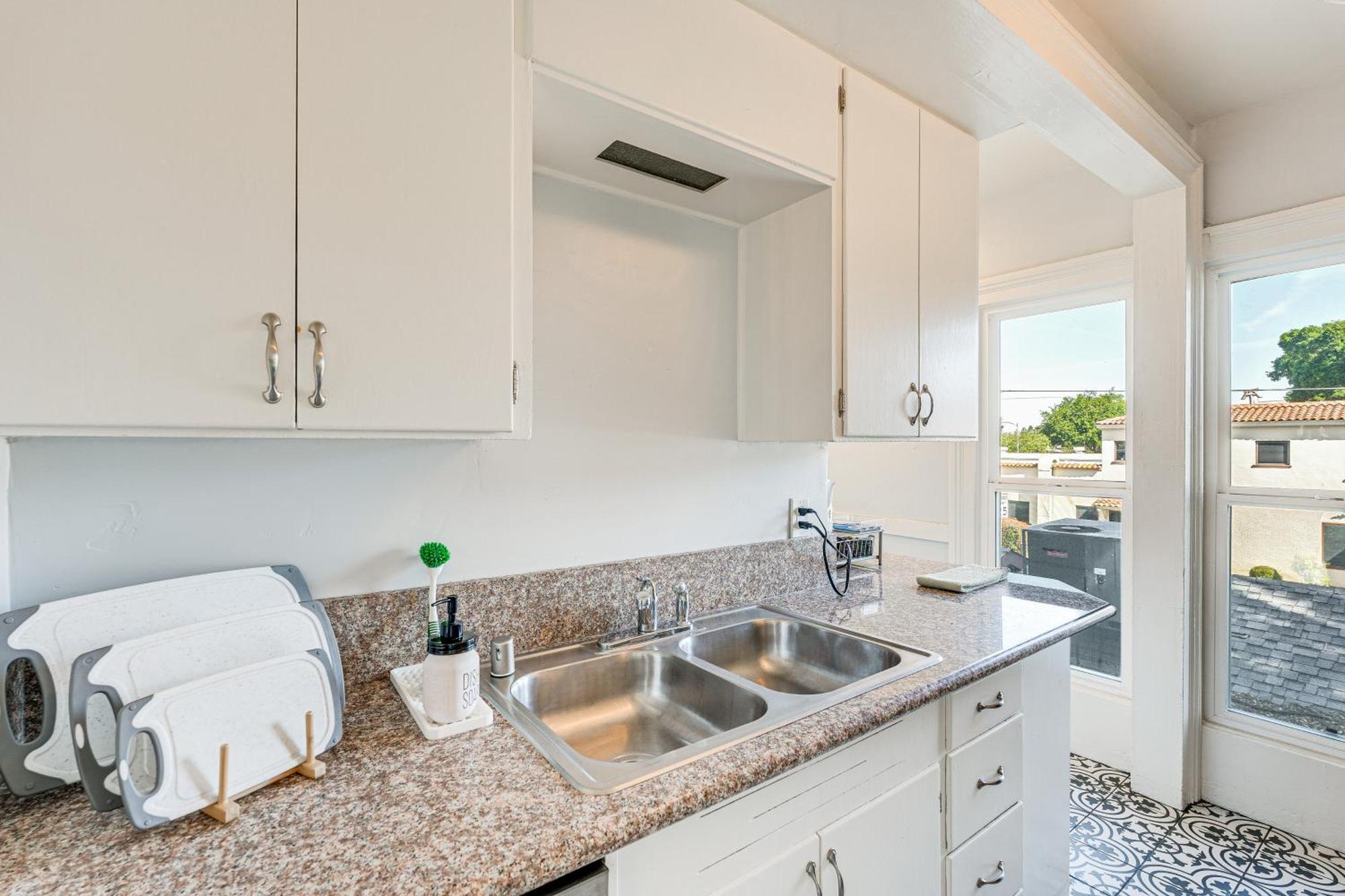 Bright Woodland Apartment Walk To Main Street Экстерьер фото