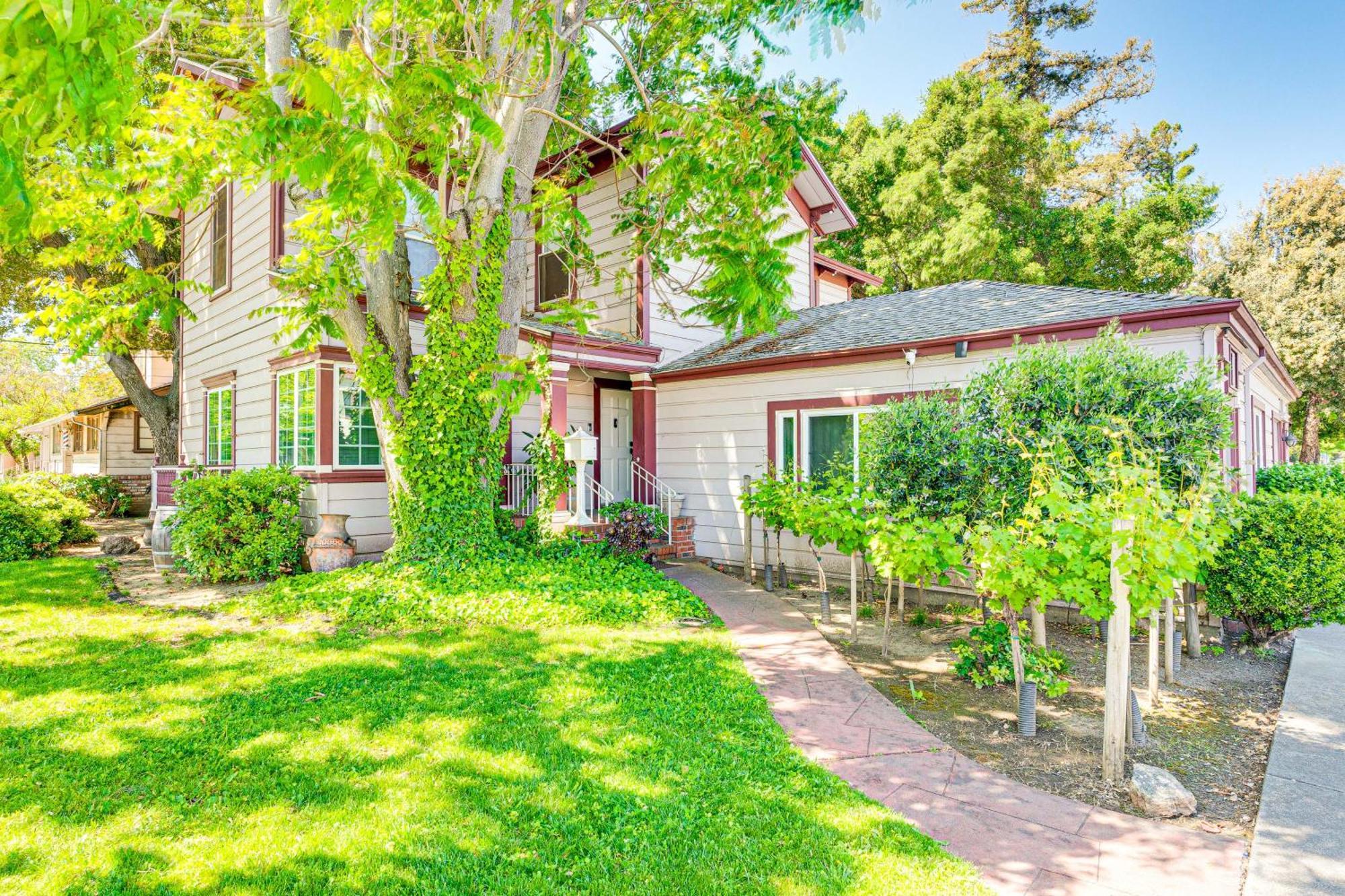 Bright Woodland Apartment Walk To Main Street Экстерьер фото