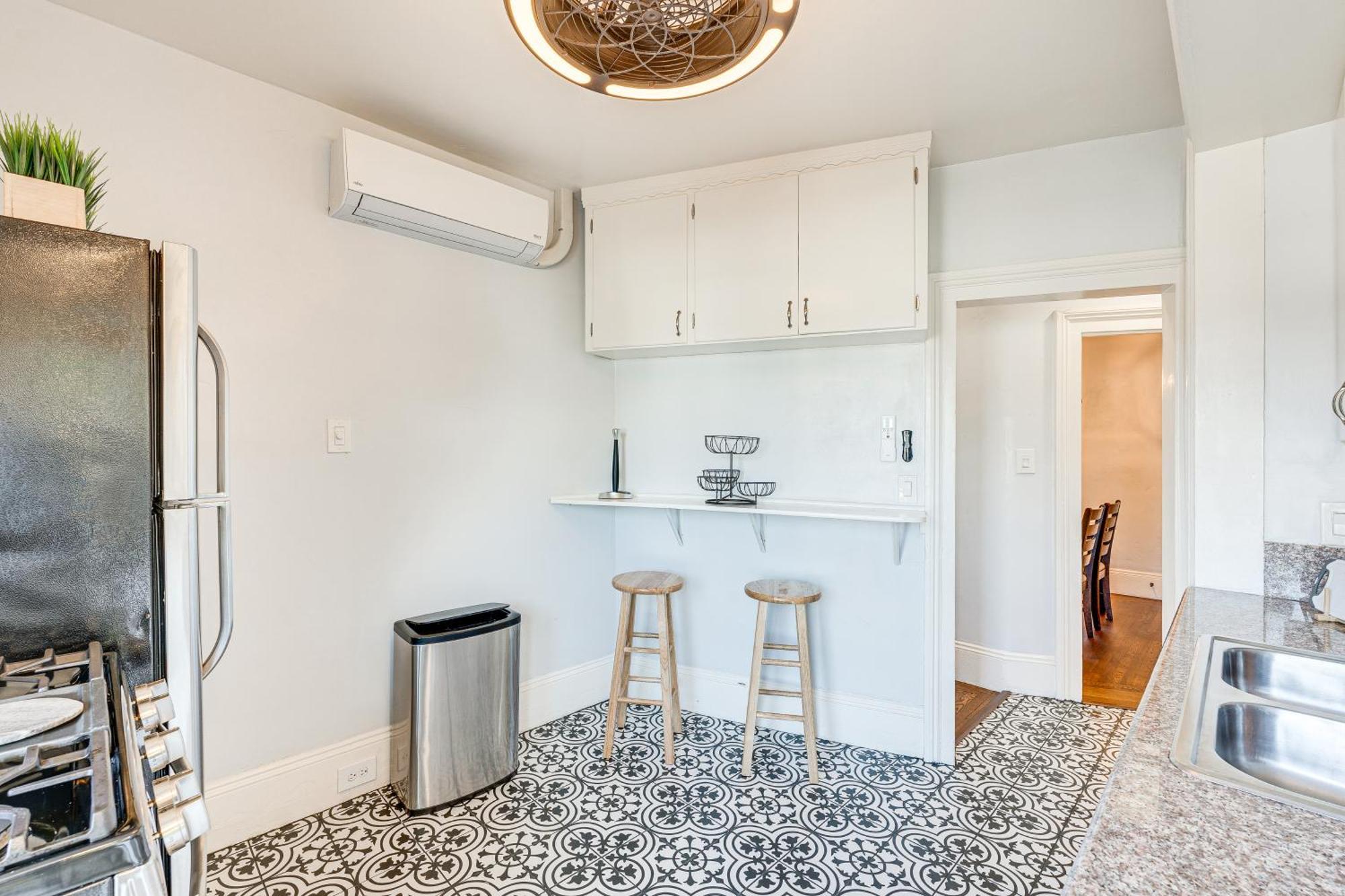 Bright Woodland Apartment Walk To Main Street Экстерьер фото